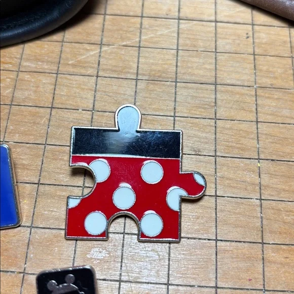 Disney Trading Pin Minnie Mouse Polka Dot Puzzle Piece Plus 3 More Variety - Picture 5 of 17